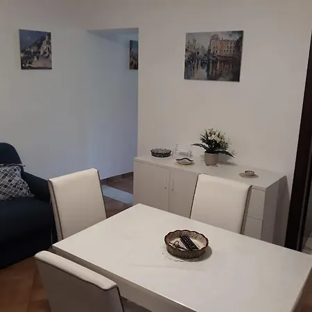 Rita's Flat - Nel Cuore Di 아파트